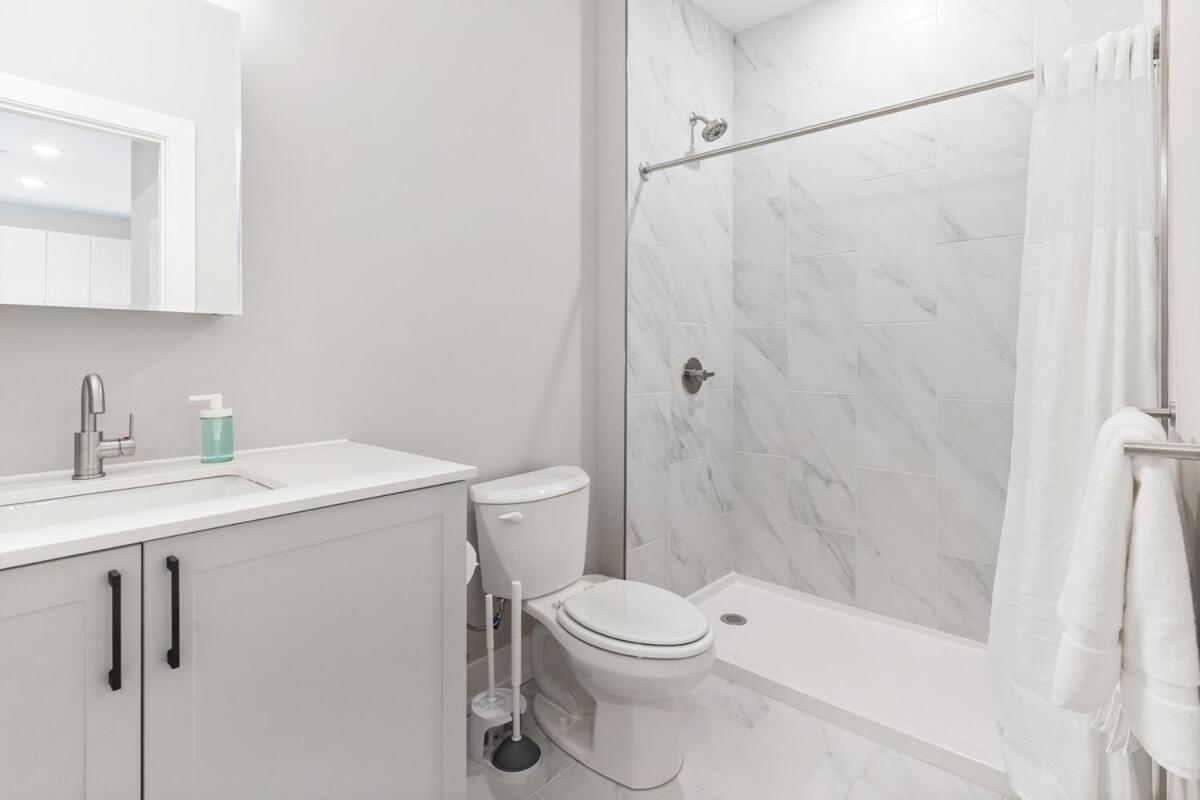 Apartment 5 Mins To Fillmore! Queen Bed, Rooftop, Northernlibs! Philadelphia