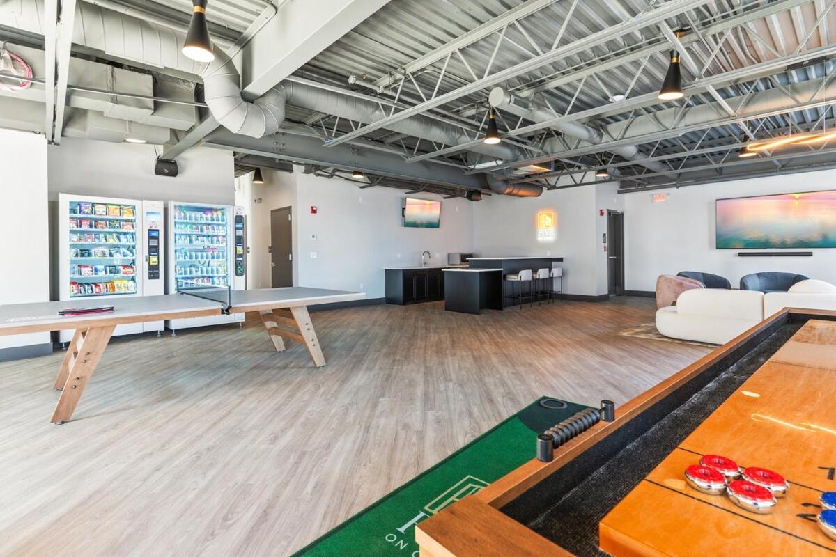 5 Mins To Fillmore! Queen Bed, Rooftop, Northernlibs! Apartment Philadelphia